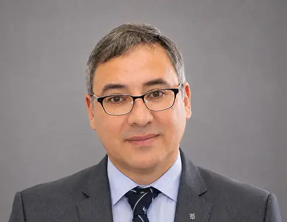 Dr. Conrado Gallardo